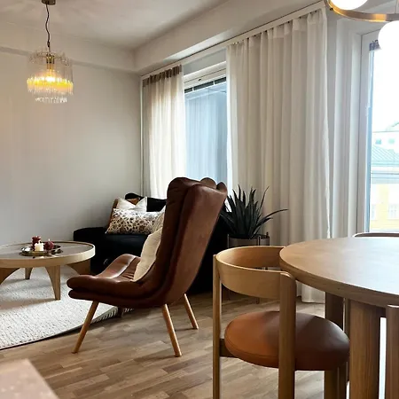 Tyylikaes Kolmio, Ranta Ja Keskusta Laehellae *
